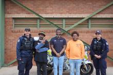 Image of QLD Police personnel, DEWR staff and PALM scheme workers